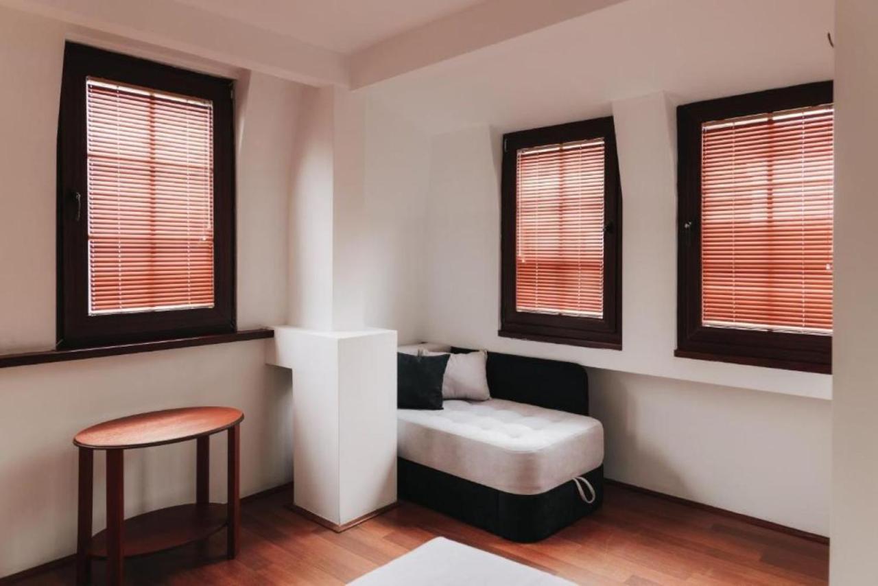 Hotel Castrum Скопье Экстерьер фото